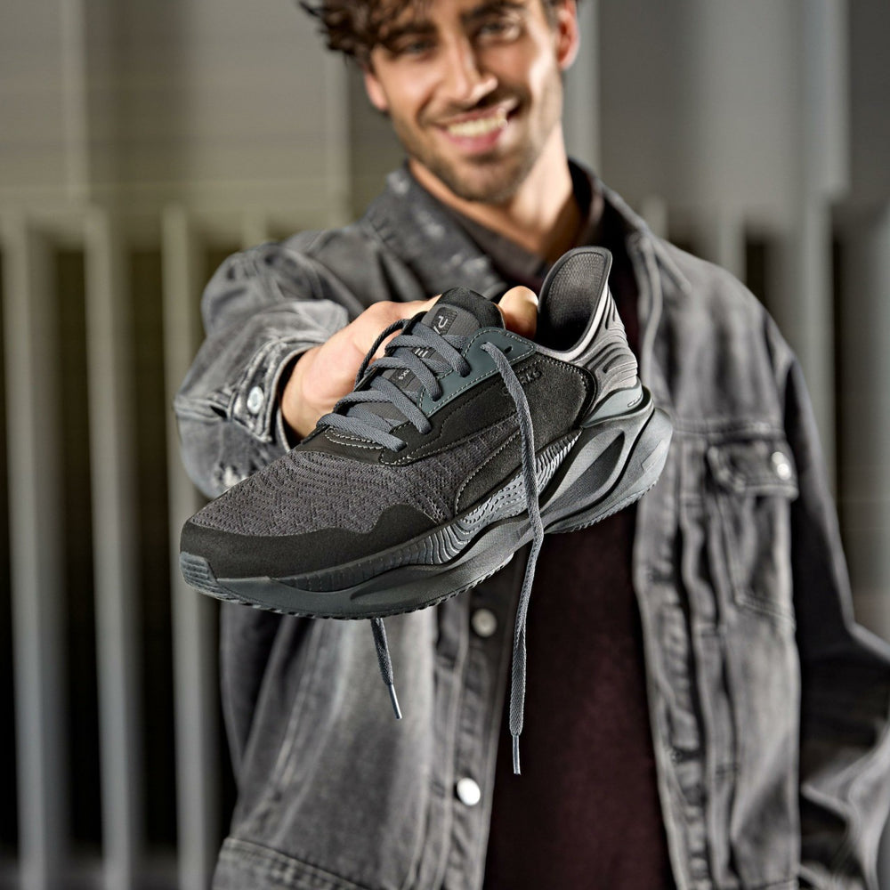 Clarks Pace Black | Clarks